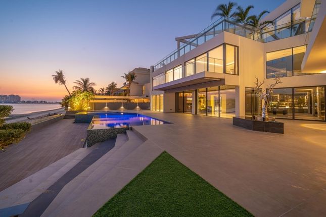 Villa for sale in Palm Jumeirah - The Palm Jumeirah - Dubai - United Arab Emirates