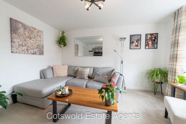 33, Meadow Brown Road, Cheltenham photo 4
