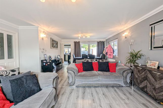 26, Heathmoor Avenue, Warrington photo 3