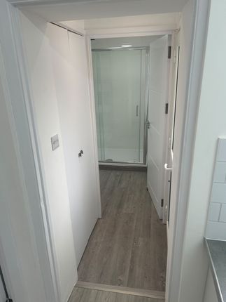 40 central avenue, enfield, London photo 5