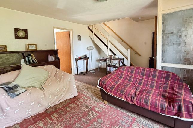 2, Rosenheim Rise, Westbury photo 4