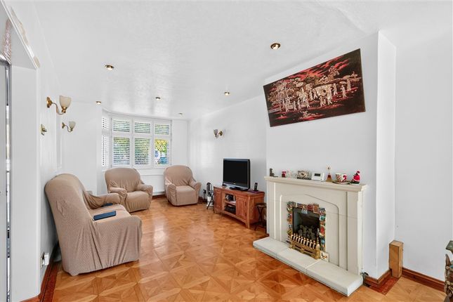Richmond Crescent, London photo 3