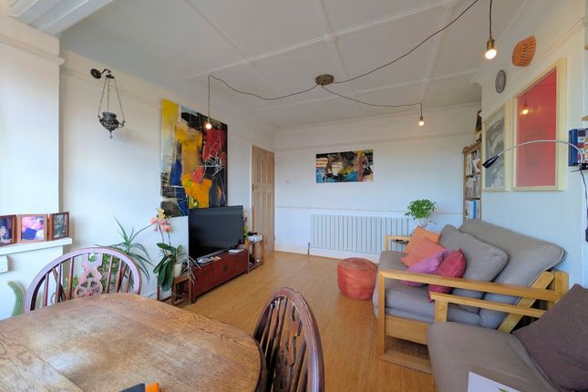 28, Thalassa Road, Worthing photo 4