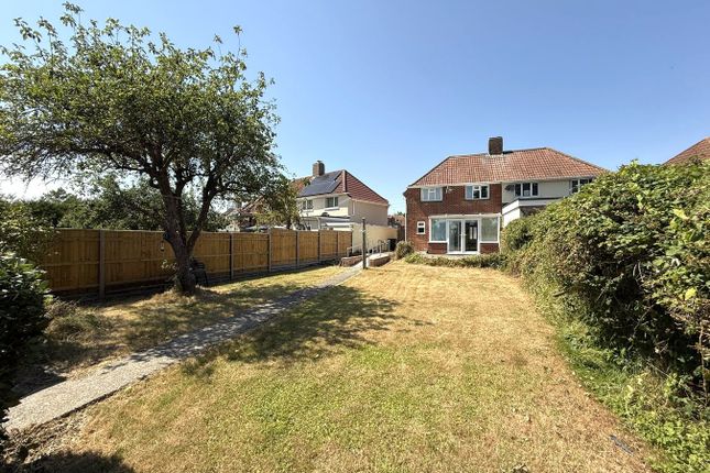 19, White Horse Drive, Poole photo 2