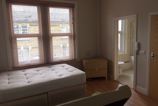 4, Flat, Southampton photo 4