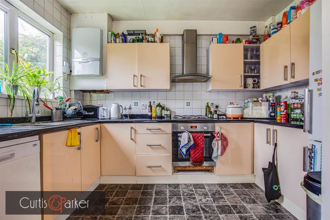 Property for sale in Gunnersbury Avenue, Acton
