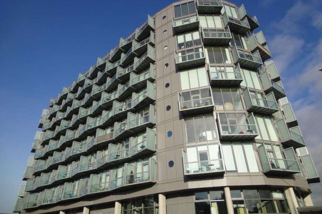 Flat to rent in Greengate, Manchester