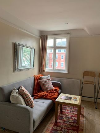Room to rent in Haringey Park, London