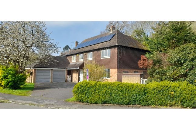 Detached house for sale in Meadoway, Aylesbury