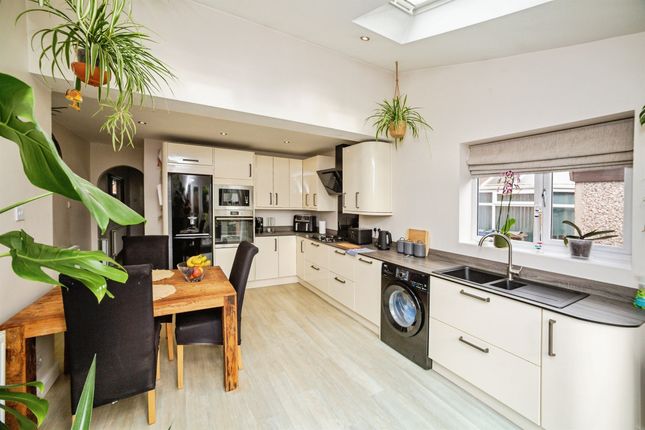 13, Sitka Close, Barnsley photo 4