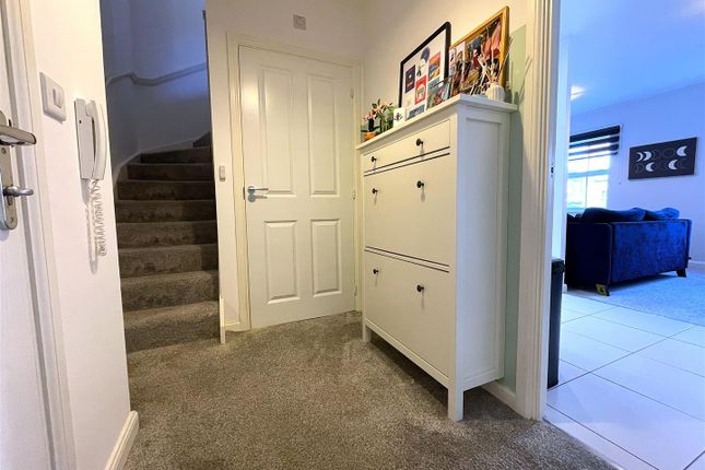 4 The Holmes, Coupland Road, Selby photo 2