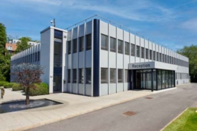 Office to let in Godstone Road, Surrey