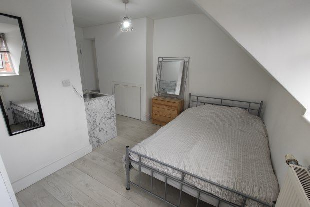 Studio to rent in Barras Lane, Coventry