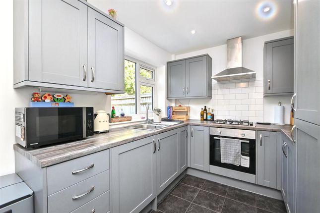 18, Spring Close, Eastbourne photo 3