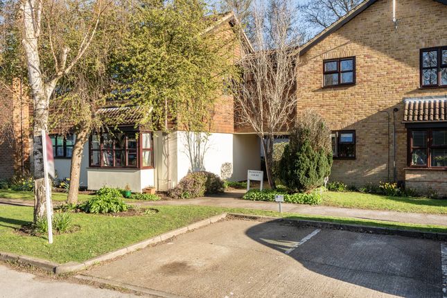 Flat 24, Leatherhead photo 3