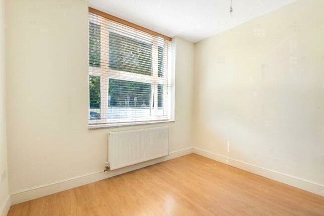 Flat 8, Windsor Court, 73, High Street, London photo 5