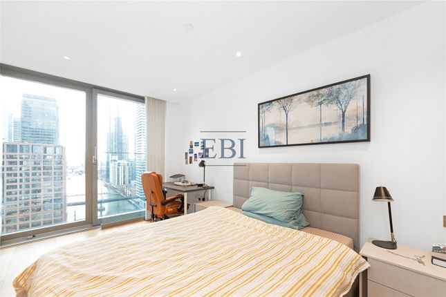 1812, Landmark Pinnacle, London photo 4