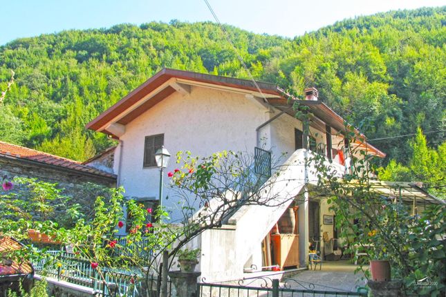 Thumbnail Semi-detached house for sale in Massa-Carrara, Comano, Italy