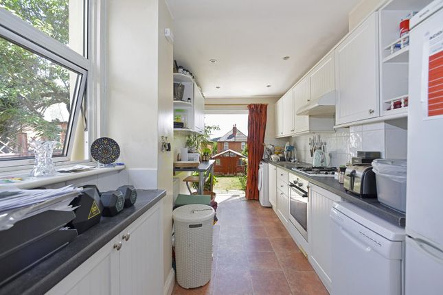 66, Nightingale Road, Godalming photo 3