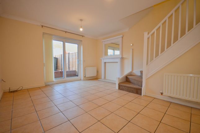 12, Gainage Close, Corby photo 2