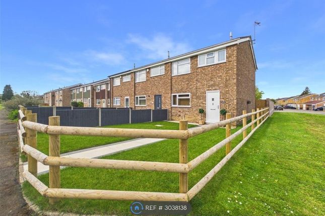 3 bed property for rent in Redwood Close, Gloucester GL1
