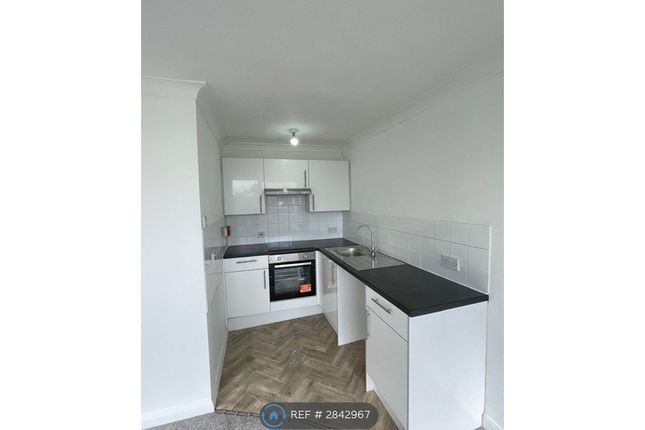 Flat  Eastdown Court, Eastdown Park, Lewisham photo 4