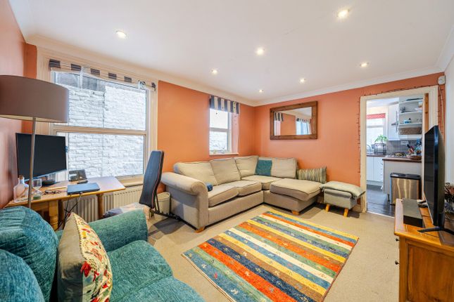 2-bed flat on 69A, Heyford Avenue, London, £675,000