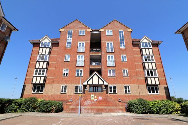 Thumbnail Flat for sale in Chandlers Drive, Erith, Kent