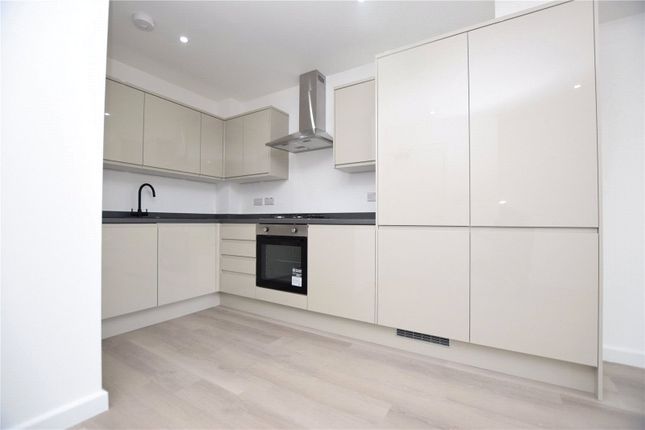 Flat 14, 247, High Road, Chadwell Heath photo 2