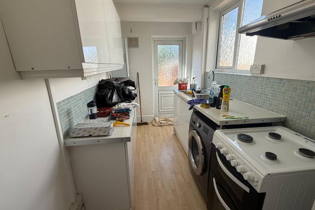 CRANFORD LANE, HARLINGTON  photo 4