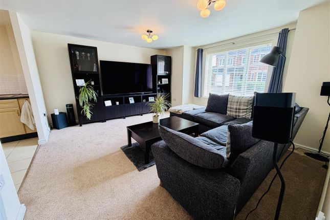 153, Moat Way, Selby photo 2