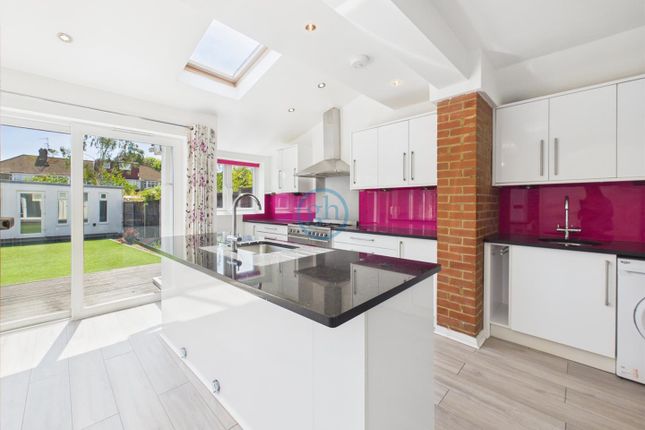 46, Jubilee Drive, Ruislip photo 2