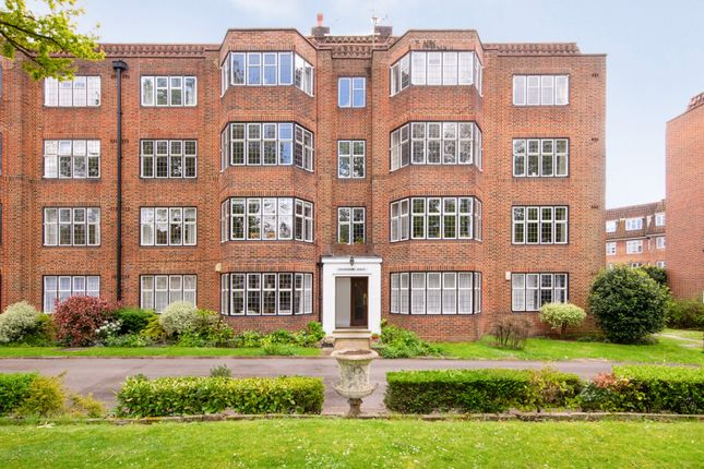 Thumbnail Flat for sale in Highlands Heath, Portsmouth Road