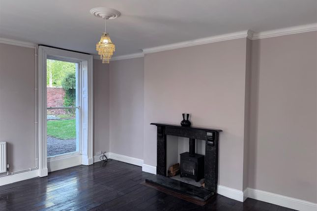 Lounge Fire Place.Jpg