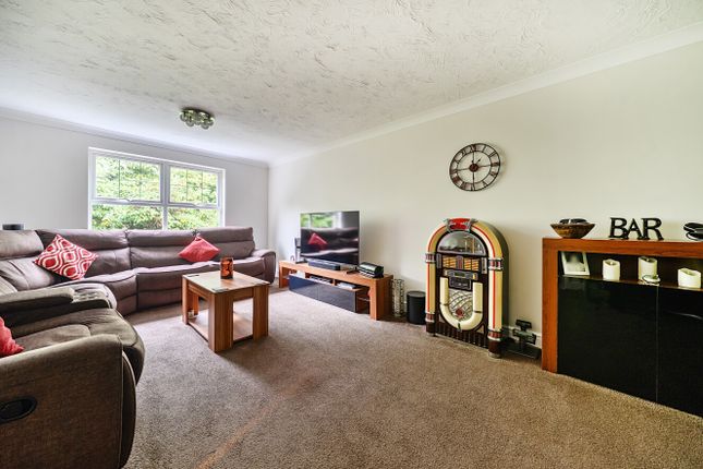 Flat 5, Petworth Court 62-64,, Portsmouth Road, Surrey photo 2
