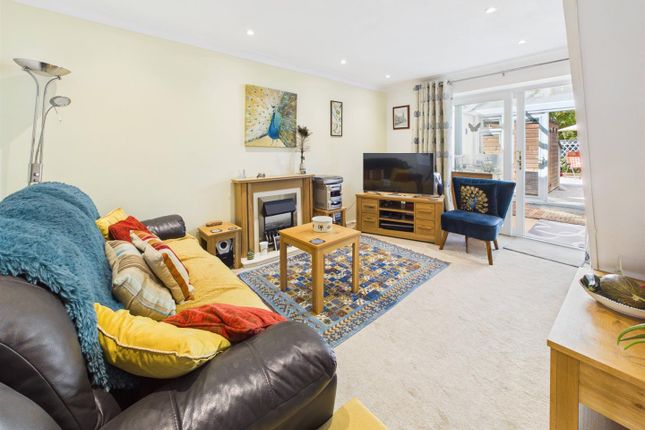 6, Taurus Close, Gloucester photo 2