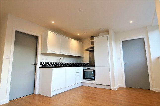 Flat for sale in Modern Apartment, Napier Court, Luton