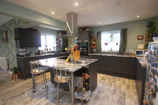 15 Trevarrick Road, St. Austell photo 3