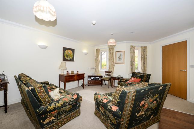 Flat for sale in Aigburth Road, Liverpool