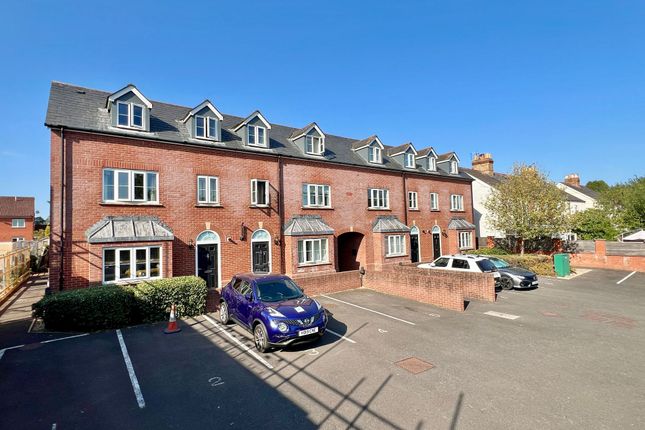 2-bed flat on Flat 12, Monmouth Court Bindon Road, Taunton, £175,000
