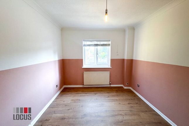 10 Trevera Court, Eleanor Road, London photo 5
