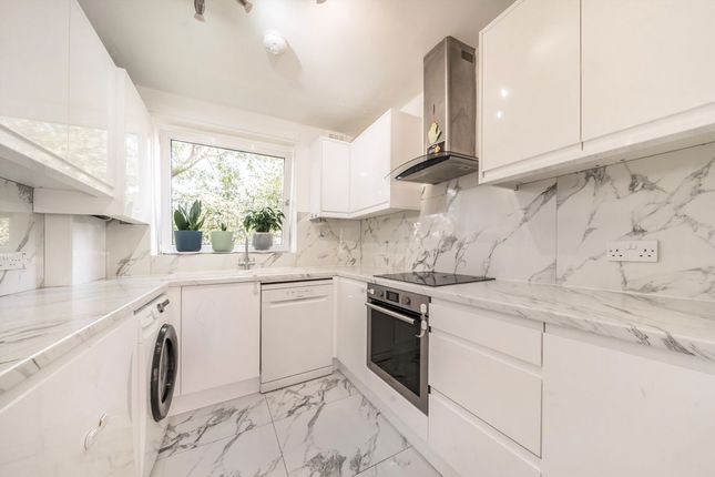 Flat 4, Constable House, Marlborough Road, London photo 3