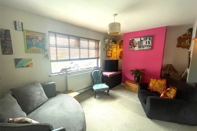 8, Halkon Crescent, Pembrokeshire photo 3