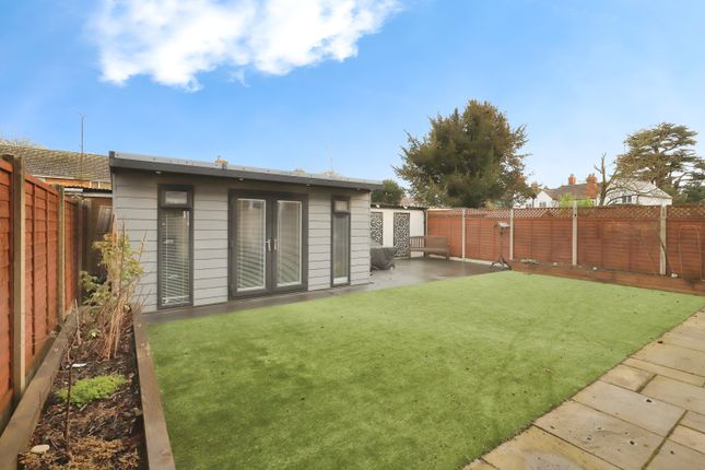 13, The Orchard, Albrighton photo 4