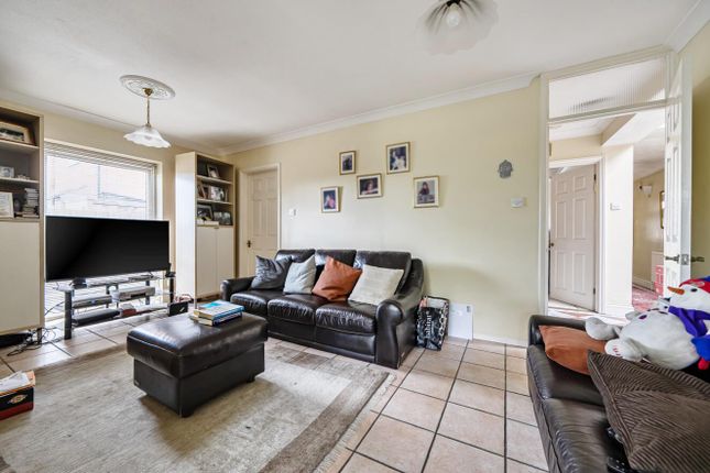 104, Southover, Woodside Park photo 3