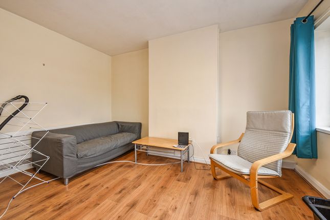 Flat to rent in Fox Lane, Stanmore, Winchester