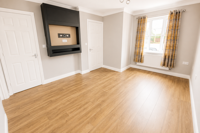 37 Greenwich Avenue, Holbeach photo 3