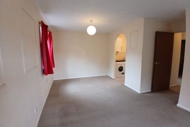 171, Wordsworth Mead, Redhill photo 2