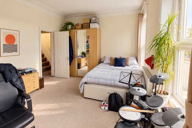156 Burley Road, Leeds photo 5