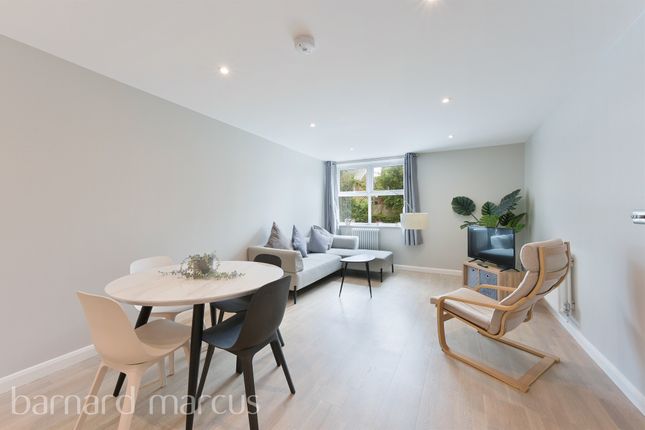 Flat for sale in Miles Road, Epsom
